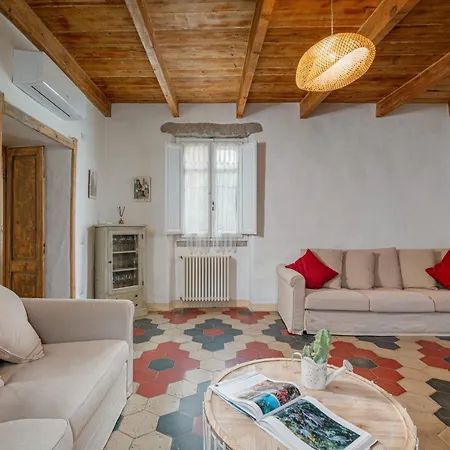 Aromata Apartment *